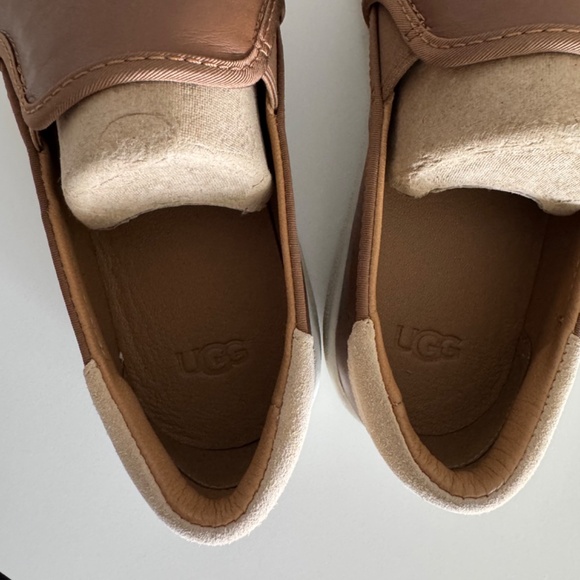 UGG Cas Leather Slip On Size 8 - Picture 7 of 8